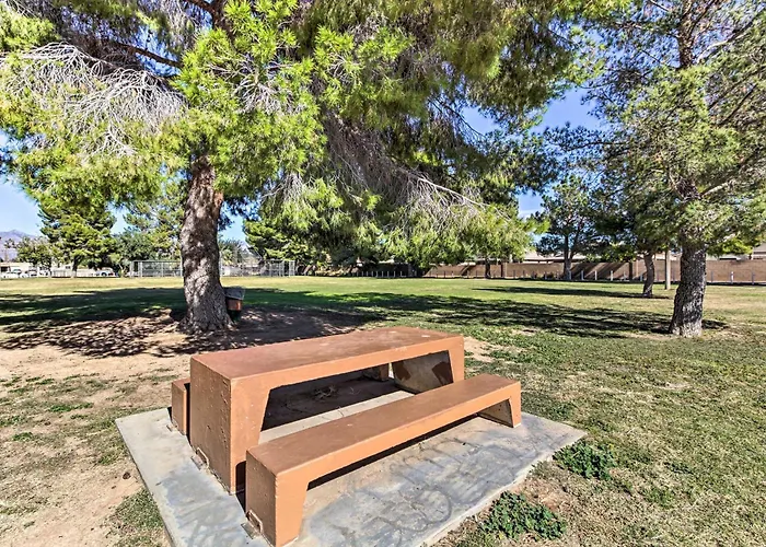 Fire Pit & Grill! Family Home, Walk To Park Tucson